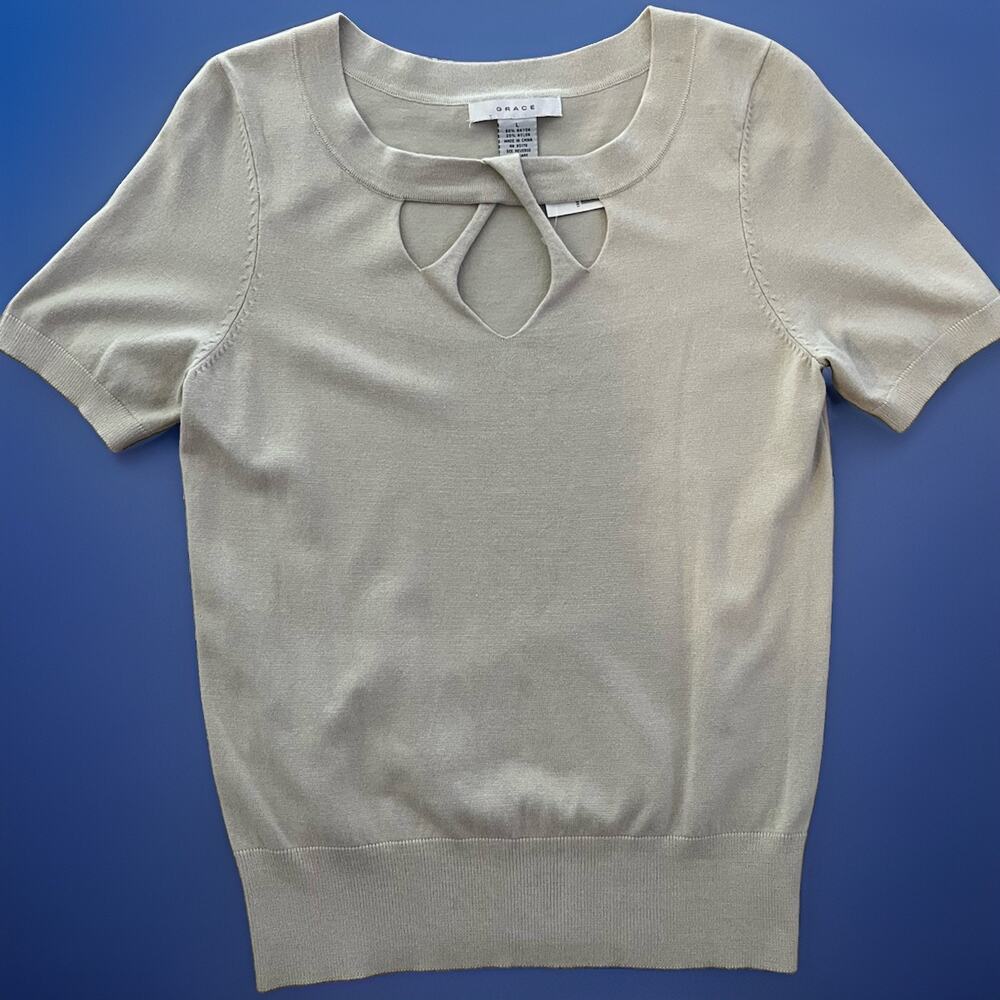 GRACE Fine-Guage Knit Short Sleeve Sweater Keyhole Neckline Beige Cream Women L